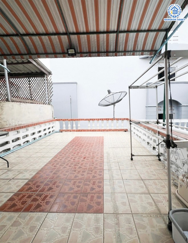 *****อาคารพาณิชย์ 3 ชั้นมือสองนนทบุรี ซอยติวานนท์38 เนื้อที่เยอะถึง 20 ตร.ว. พื้นที่ใช้สอย 250 ตร.ม. ฟังก์ชัน 3 ห้องนอน 4 ห้องน้ำ 1 ที่จอดรถ บนทำเลติดถนนติวานนท์ เดินทางสะดวก ใกล้รถไฟฟ้าสายสีชมพู "สถานีสนามบินน้ำ" และทางด่วน "งามวงศ์วาน"