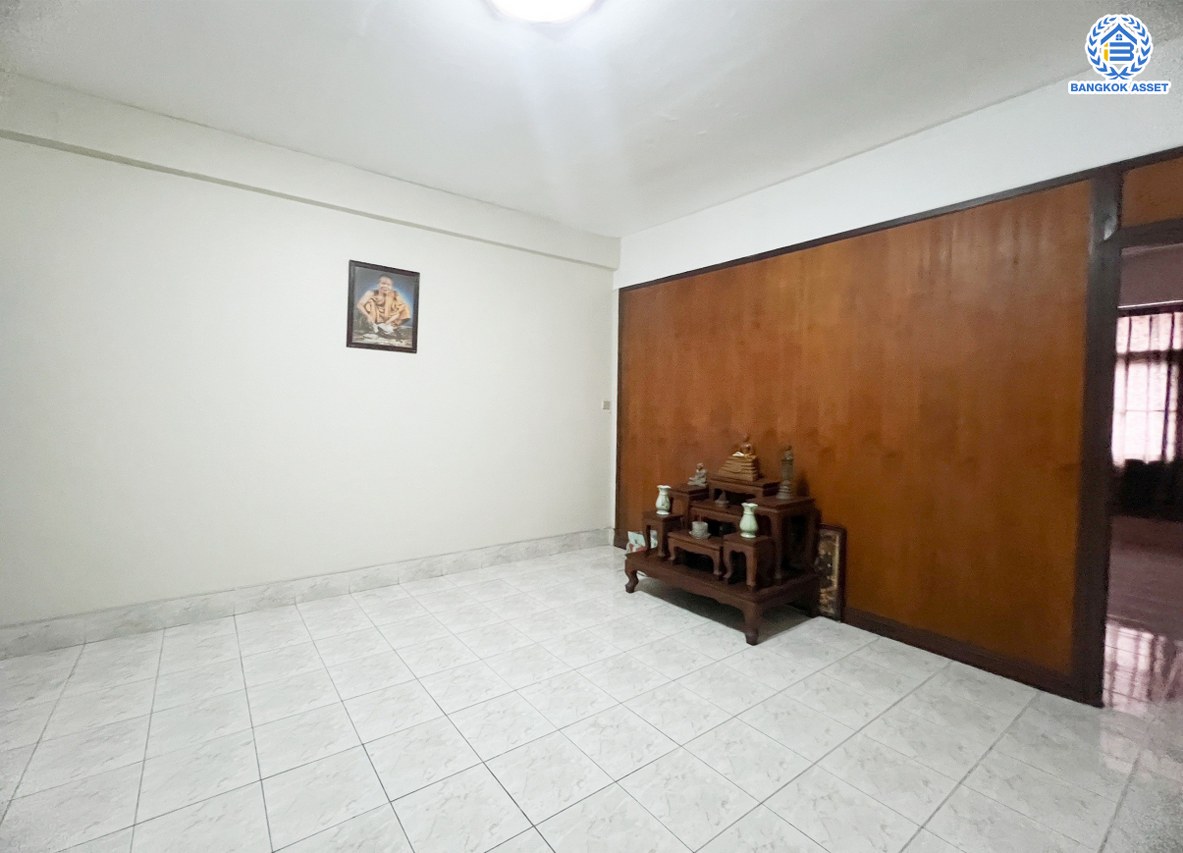 *****อาคารพาณิชย์ 3 ชั้นมือสองนนทบุรี ซอยติวานนท์38 เนื้อที่เยอะถึง 20 ตร.ว. พื้นที่ใช้สอย 250 ตร.ม. ฟังก์ชัน 3 ห้องนอน 4 ห้องน้ำ 1 ที่จอดรถ บนทำเลติดถนนติวานนท์ เดินทางสะดวก ใกล้รถไฟฟ้าสายสีชมพู "สถานีสนามบินน้ำ" และทางด่วน "งามวงศ์วาน"