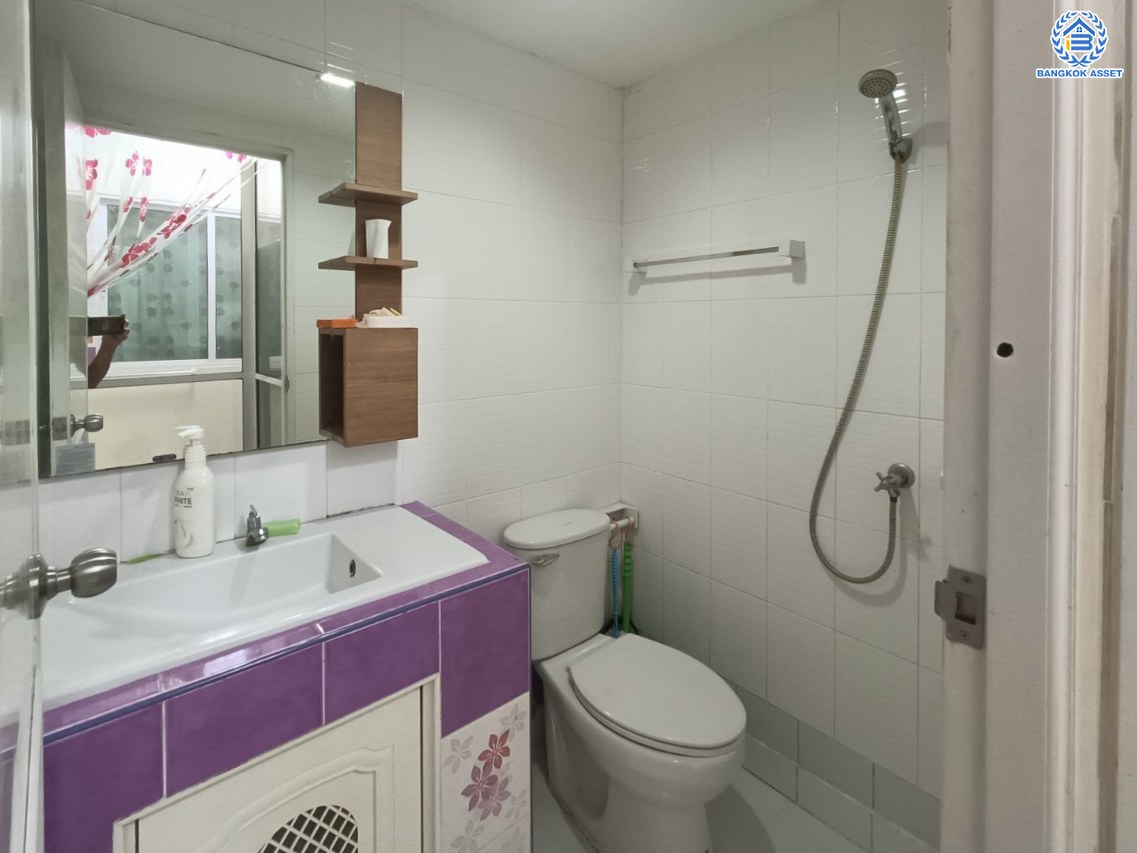 *****ทาวน์เฮ้าส์มือสอง โครงการ พฤกษาพรีเว่ เลียบด่วนรามอินทรา เนื้อที่กว้าง 17.10 ตร.ว. ฟังก์ชัน 3 ห้องนอน 2 ห้องน้ำ บนทำเลเดินทางสะดวก เชื่อมต่อถนนรามอินทรา, ถนนประเสริฐมนูกิจ, ถนนนวมินทร์ ใกล้จุดขึ้นทางด่วน "รามอินทรา-อาจณรงค์" และใกล้รถไฟฟ้าสายสีเหลือง "สถานีบางกะปิ" จองเลย!