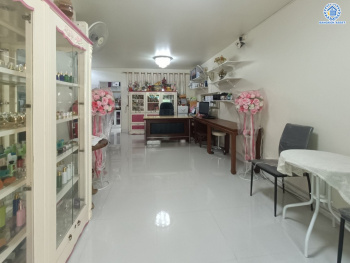 *****ทาวน์เฮ้าส์มือสอง โครงการ พฤกษาพรีเว่ เลียบด่วนรามอินทรา เนื้อที่กว้าง 17.10 ตร.ว. ฟังก์ชัน 3 ห้องนอน 2 ห้องน้ำ บนทำเลเดินทางสะดวก เชื่อมต่อถนนรามอินทรา, ถนนประเสริฐมนูกิจ, ถนนนวมินทร์ ใกล้จุดขึ้นทางด่วน "รามอินทรา-อาจณรงค์" และใกล้รถไฟฟ้าสายสีเหลือง "สถานีบางกะปิ" จองเลย!