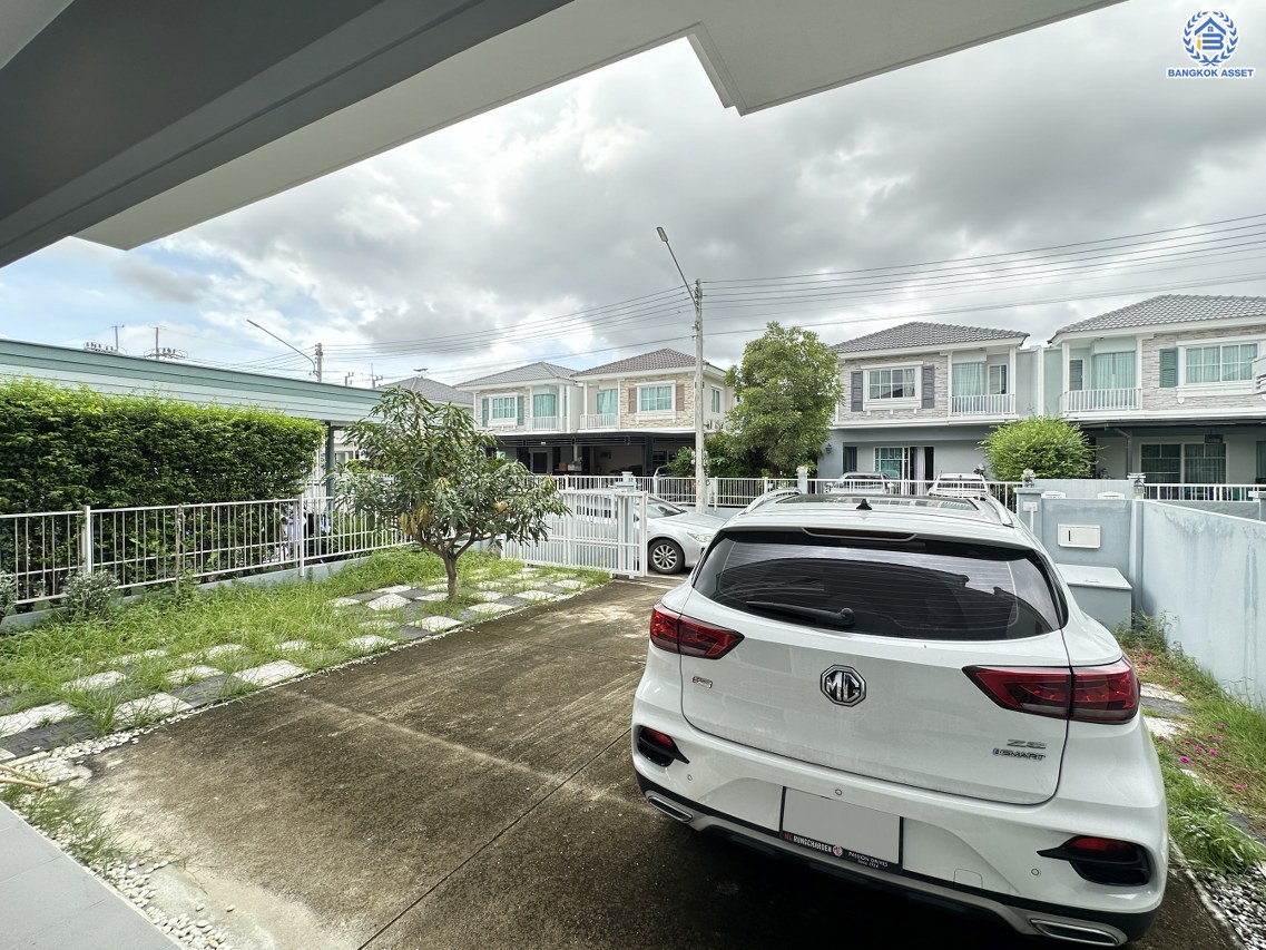 ******บ้านแฝดมือสอง โครงการ วิลลาจจิโอ2 พระราม2 เนื้อที่ 37.40 ตร.ว. พี้นที่ใช้สอย 133 ตร.ม. ฟังก์ชัน 3 ห้องนอน 2 ห้องน้ำ 2 ที่จอดรถ บ้านพร้อมอยู่ บนทำเลดี เชื่อมต่อถนนพระราม2 ถนนกาญจนาภิเษก ถนนเอกชัย ใกล้ห้างสรรพสินค้าเซ็นทรัล พระราม2