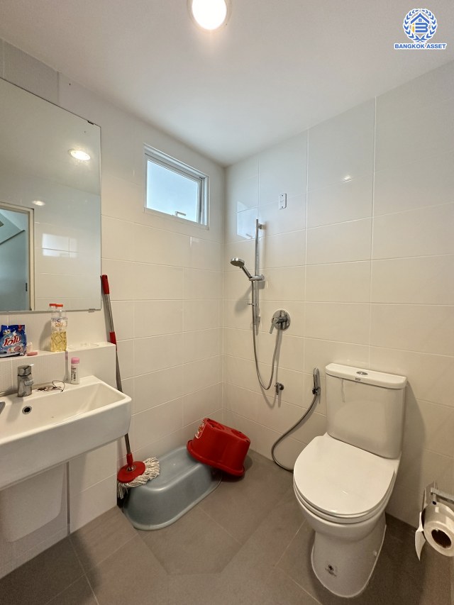 ******บ้านแฝดมือสอง โครงการ วิลลาจจิโอ2 พระราม2 เนื้อที่ 37.40 ตร.ว. พี้นที่ใช้สอย 133 ตร.ม. ฟังก์ชัน 3 ห้องนอน 2 ห้องน้ำ 2 ที่จอดรถ บ้านพร้อมอยู่ บนทำเลดี เชื่อมต่อถนนพระราม2 ถนนกาญจนาภิเษก ถนนเอกชัย ใกล้ห้างสรรพสินค้าเซ็นทรัล พระราม2