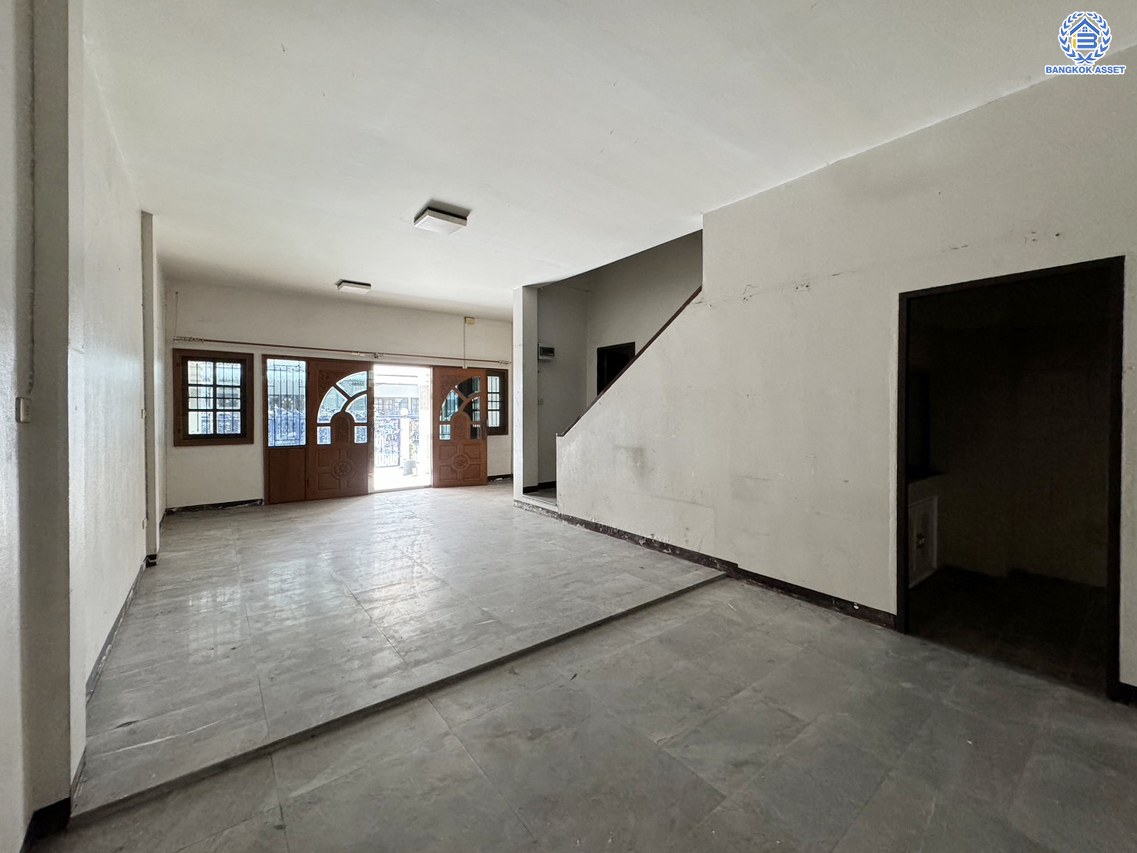 *****ทาวน์โฮมมือสองนนทบุรี โครงการ พิบูลย์การ์เด้นวิลล์ พิบูลย์สงคราม16 เนื้อที่ 26.20 ตร.ว. ฟังก์ชัน 4 ห้องนอน 5 ห้องน้ำ 2 ที่จอดรถ บนทำเลเชื่อมถนนพิบูลย์สงคราม, ถนนวงศ์สว่าง, ถนนนครอินทร์ และถนนติวานนท์ ใกล้รถไฟฟ้าสายสีม่วง "สถานีแยกติวานนท์" ใกล้จุดขึ้นทางด่วน "ศรีรัช-วงแหวนรอบนอก" จองเลย!