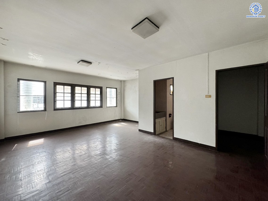 *****ทาวน์โฮมมือสองนนทบุรี โครงการ พิบูลย์การ์เด้นวิลล์ พิบูลย์สงคราม16 เนื้อที่ 26.20 ตร.ว. ฟังก์ชัน 4 ห้องนอน 5 ห้องน้ำ 2 ที่จอดรถ บนทำเลเชื่อมถนนพิบูลย์สงคราม, ถนนวงศ์สว่าง, ถนนนครอินทร์ และถนนติวานนท์ ใกล้รถไฟฟ้าสายสีม่วง "สถานีแยกติวานนท์" ใกล้จุดขึ้นทางด่วน "ศรีรัช-วงแหวนรอบนอก" จองเลย!