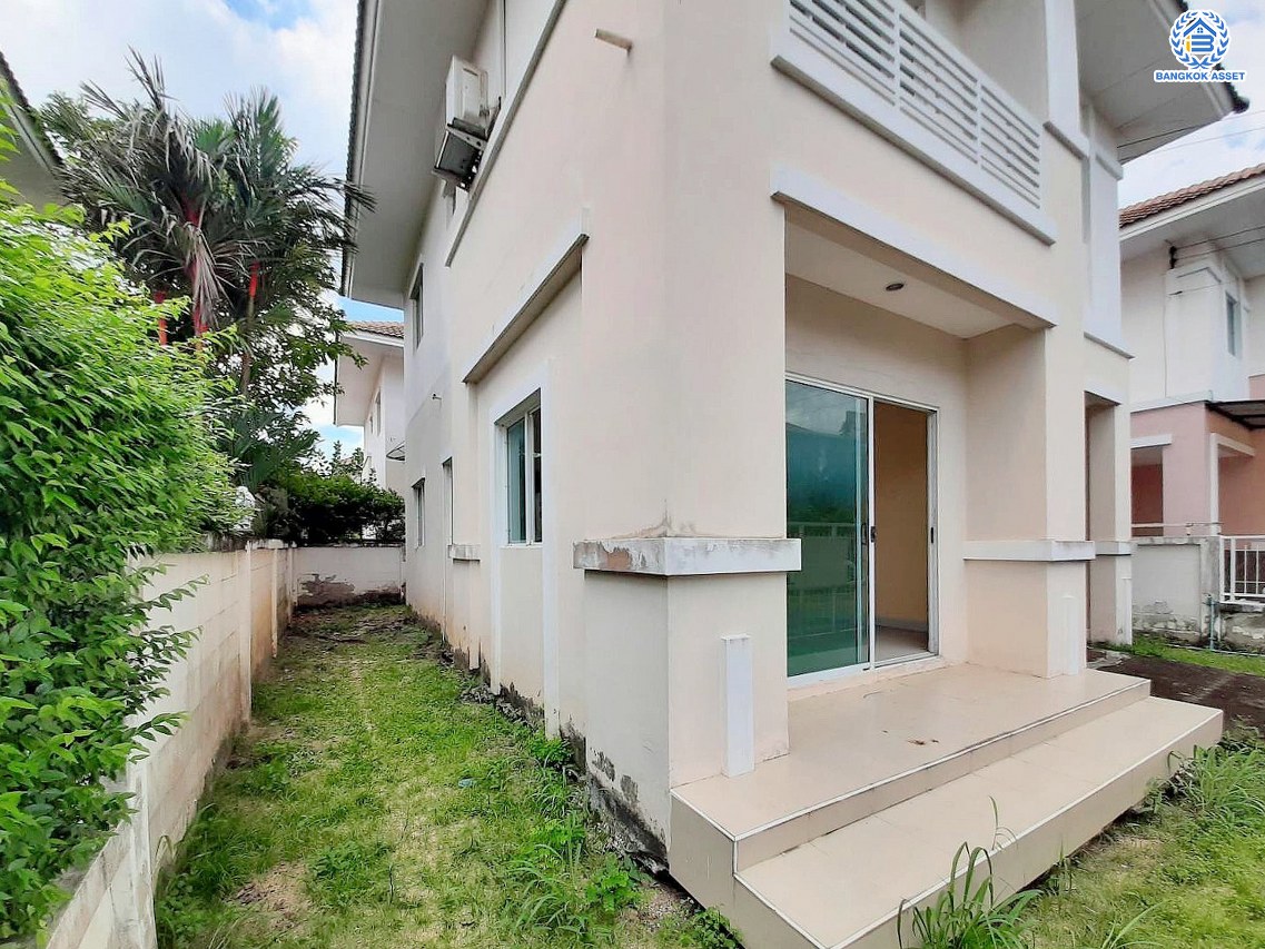 *****บ้านแฝดมือสอง โครงการ แลนซีโอ รามอินทรา-นวมินทร์ เนื้อที่ 38.50 ตร.ว. พื้นที่ใช้สอย 154 ตร.ม. ฟังก์ชัน 3 ห้องนอน 3 ห้องน้ำ 2 ที่จอดรถ ใกล้แหล่งอำนวยความสะดวก เชื่อมต่อถนนเลียบคลองสอง, ปัญญาอินทรา, ถนนหทัยราษฎร์, ถนนนพระยาสุเรนทร์ จุดขึ้นทางด่วน "วงแหวนรอบนอกฝั่งตะวันออก" และ รถไฟฟ้าสายสีชมพู "สถานีคู้บอน"