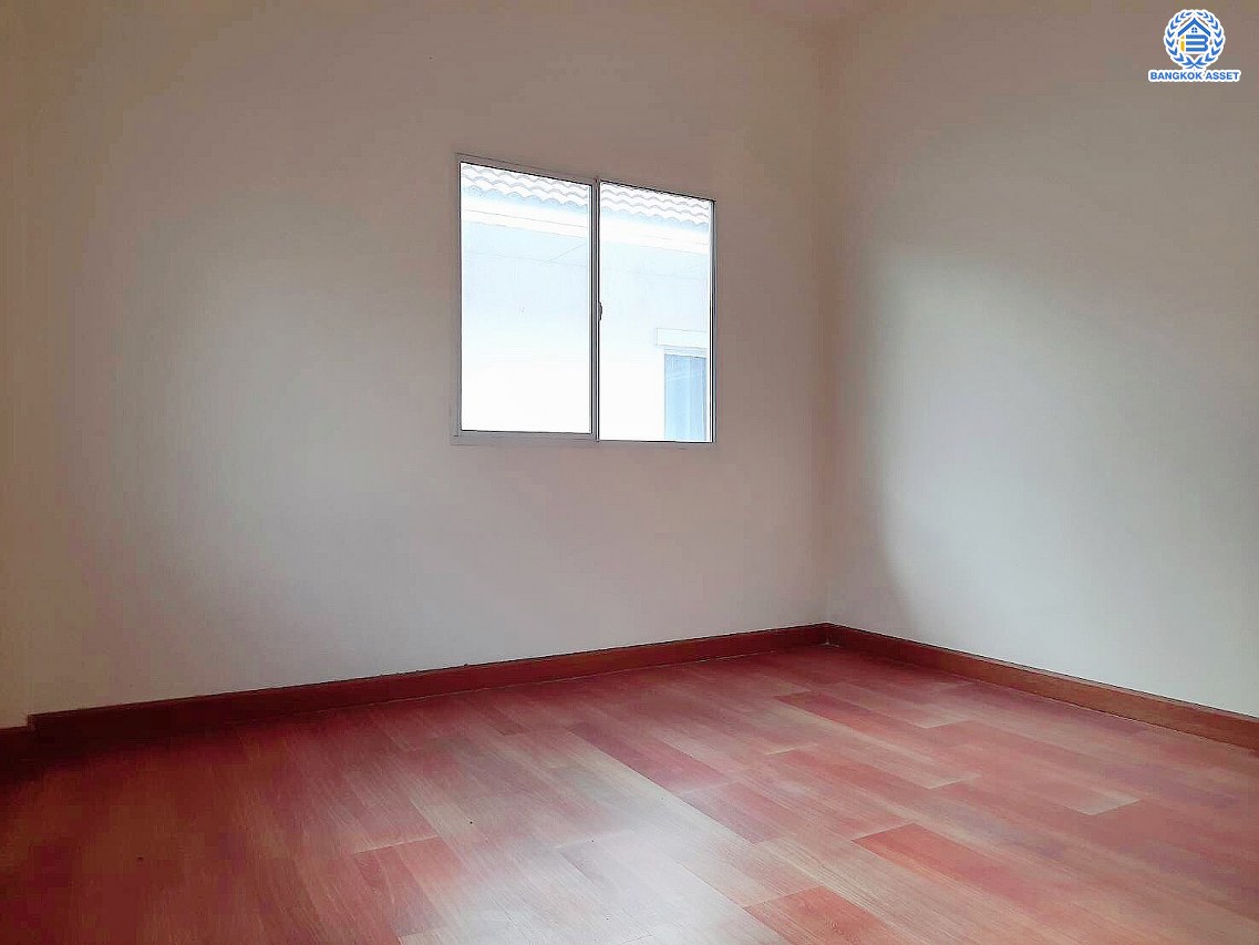 *****บ้านแฝดมือสอง โครงการ แลนซีโอ รามอินทรา-นวมินทร์ เนื้อที่ 38.50 ตร.ว. พื้นที่ใช้สอย 154 ตร.ม. ฟังก์ชัน 3 ห้องนอน 3 ห้องน้ำ 2 ที่จอดรถ ใกล้แหล่งอำนวยความสะดวก เชื่อมต่อถนนเลียบคลองสอง, ปัญญาอินทรา, ถนนหทัยราษฎร์, ถนนนพระยาสุเรนทร์ จุดขึ้นทางด่วน "วงแหวนรอบนอกฝั่งตะวันออก" และ รถไฟฟ้าสายสีชมพู "สถานีคู้บอน"