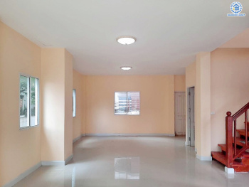 *****บ้านแฝดมือสอง โครงการ แลนซีโอ รามอินทรา-นวมินทร์ เนื้อที่ 38.50 ตร.ว. พื้นที่ใช้สอย 154 ตร.ม. ฟังก์ชัน 3 ห้องนอน 3 ห้องน้ำ 2 ที่จอดรถ ใกล้แหล่งอำนวยความสะดวก เชื่อมต่อถนนเลียบคลองสอง, ปัญญาอินทรา, ถนนหทัยราษฎร์, ถนนนพระยาสุเรนทร์ จุดขึ้นทางด่วน "วงแหวนรอบนอกฝั่งตะวันออก" และ รถไฟฟ้าสายสีชมพู "สถานีคู้บอน"