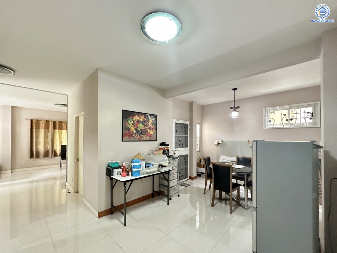 *****บ้านเดี่ยวมือสองนนทบุรี โครงการ ศศิภา บางกรวย-ไทรน้อย หลังริม เนื้อที่ 72.50 ตร.ว. ฟังก์ชัน 4 ห้องนอน 3 ห้องน้ำ จอดรถได้ 2 คัน โครงการตั้งบนทำเลเดินทางสะดวก เชื่อมต่อถนนบางกรวย-ไทรน้อย และ ใกล้เซ็นทรัลเวสต์เกต รถไฟฟ้าสายสีม่วง "สถานีบางพลู"