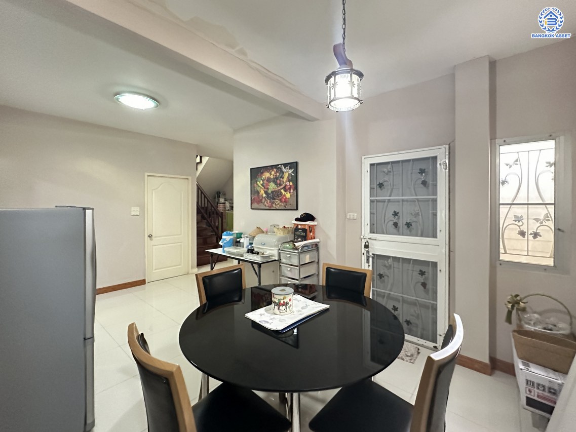 *****บ้านเดี่ยวมือสองนนทบุรี โครงการ ศศิภา บางกรวย-ไทรน้อย หลังริม เนื้อที่ 72.50 ตร.ว. ฟังก์ชัน 4 ห้องนอน 3 ห้องน้ำ จอดรถได้ 2 คัน โครงการตั้งบนทำเลเดินทางสะดวก เชื่อมต่อถนนบางกรวย-ไทรน้อย และ ใกล้เซ็นทรัลเวสต์เกต รถไฟฟ้าสายสีม่วง "สถานีบางพลู"