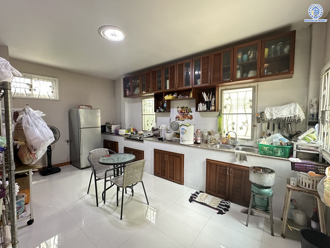 *****บ้านเดี่ยวมือสองนนทบุรี โครงการ ศศิภา บางกรวย-ไทรน้อย หลังริม เนื้อที่ 72.50 ตร.ว. ฟังก์ชัน 4 ห้องนอน 3 ห้องน้ำ จอดรถได้ 2 คัน โครงการตั้งบนทำเลเดินทางสะดวก เชื่อมต่อถนนบางกรวย-ไทรน้อย และ ใกล้เซ็นทรัลเวสต์เกต รถไฟฟ้าสายสีม่วง "สถานีบางพลู"