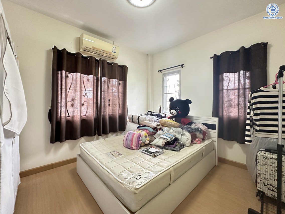 *****บ้านเดี่ยวมือสองนนทบุรี โครงการ ศศิภา บางกรวย-ไทรน้อย หลังริม เนื้อที่ 72.50 ตร.ว. ฟังก์ชัน 4 ห้องนอน 3 ห้องน้ำ จอดรถได้ 2 คัน โครงการตั้งบนทำเลเดินทางสะดวก เชื่อมต่อถนนบางกรวย-ไทรน้อย และ ใกล้เซ็นทรัลเวสต์เกต รถไฟฟ้าสายสีม่วง "สถานีบางพลู"