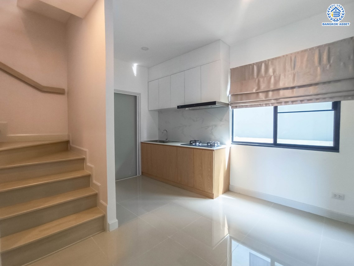 *****บ้านแฝดมือสองนนทบุรี โครงการ เพอร์เฟคพาร์ค แจ้งวัฒนะ เนื้อที่ 36.70 ตร.ว. ฟังก์ชัน 3 ห้องนอน 2 ห้องน้ำ 2 ที่จอดรถ ฟรี! เครื่องปรับอากาศ โครงการบนทำเลใกล้เมือง เชื่อมต่อถนนรัตนาธิเบศร์ ถนนชัยพฤกษ์ ถนนกาญจนาภิเษก ใกล้รถไฟฟ้าสายสีชมพู "สถานีห้าแยกปากเกร็ด" และจุดขึ้นทางด่วน "แจ้งวัฒนะ"