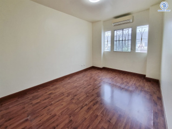 *****ทาวน์เฮ้าส์มือสอง โครงการ พฤกษาวิลล์22 พระราม5-2 เนื้อที่กว้าง 21.4 ตร.ว. พื้นที่ใช้สอย 130 ตร.ม. ฟังก์ชัน 3 ห้องนอน 2 ห้องน้ำ สภาพภายในสวย พร้อมเข้าอยู่ได้ทันที ตั้งบนทำเลดี เชื่อมต่อถนนบางกรวย-ไทรน้อย ถนนนครอินทร์ ถนนราชพฤกษ์ ใกล้รถไฟฟ้าสายสีม่วง "สถานีแยกติวานนท์" และจุดขึ้นทางด่วน "พระราม7"