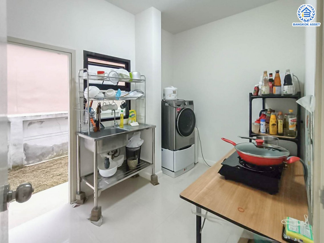 *****บ้านเดี่ยวมือสองนนทบุรี โครงการ เดอะเกรท บางใหญ่ หลังมุม เนื้อที่ 60.4 ตร.ว. พื้นที่ใช้สอย 180 ตร.ม. ฟังก์ชัน 3 ห้องนอน 2 ห้องน้ำ 2 ที่จอดรถ ฟรี! เครื่องปรับอากาศ เครื่องทำน้ำอุ่น โครงการบนทำเลใกล้เมือง เชื่อมต่อถนนรัตนาธิเบศร์ ถนนกาญจนาภิเษก ใกล้รถไฟฟ้าสายสีม่วง "สถานีคลองบางไผ่" และจุดขึ้นทางด่วน "ศรีรัช"