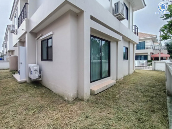 *****บ้านเดี่ยวมือสองนนทบุรี โครงการ เดอะเกรท บางใหญ่ หลังมุม เนื้อที่ 60.4 ตร.ว. พื้นที่ใช้สอย 180 ตร.ม. ฟังก์ชัน 3 ห้องนอน 2 ห้องน้ำ 2 ที่จอดรถ ฟรี! เครื่องปรับอากาศ เครื่องทำน้ำอุ่น โครงการบนทำเลใกล้เมือง เชื่อมต่อถนนรัตนาธิเบศร์ ถนนกาญจนาภิเษก ใกล้รถไฟฟ้าสายสีม่วง "สถานีคลองบางไผ่" และจุดขึ้นทางด่วน "ศรีรัช"