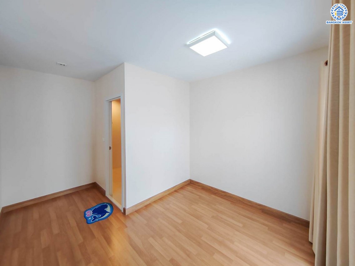 บ้านแฝดมือสอง โครงการ พฤกษาทาวน์ เซเรนิติ้2 เพชรเกษม81 เนื้อที่ 40.30 ตร.ว. พื้นที่ใช้สอย 138 ตร.ม. ฟังก์ชัน 3 ห้องนอน 2 ห้องน้ำ 1 ที่จอดรถ บ้านสวยบนทำเลดีเดินทางสะดวกเชื่อมต่อหลากหลายเส้นทาง ใกล้เดอะมอลล์บางแค แถมฟรี เครื่องปรับอากาศ พร้อมเข้าอยู่ได้เลย...