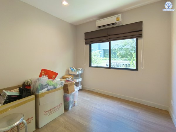 *****บ้านเดี่ยวมือสองนนทบุรี โครงการ เวนิว พระราม5 หลังมุม เนื้อที่กว้างขวางถึง 68.80 ตร.ว. ฟังก์ชัน 4 ห้องนอน 3 ห้องน้ำ 2 ที่จอดรถ ทำเลดี เพียง 10 นาทีก็ถึงรถไฟฟ้าสายสีม่วง "สถานีแยกติวานนท์" และจุดขึ้นทางด่วน "ศรีรัช" แถมฟรี เครื่องปรับอากาศ เครื่องทำน้ำอุ่น และ เครื่องดูดควัน พร้อมเข้าอยู่ได้เลย