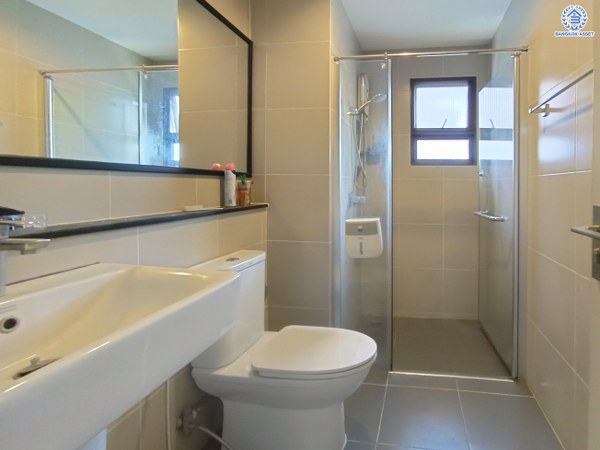 *****บ้านเดี่ยวมือสองนนทบุรี โครงการ เวนิว พระราม5 หลังมุม เนื้อที่กว้างขวางถึง 68.80 ตร.ว. ฟังก์ชัน 4 ห้องนอน 3 ห้องน้ำ 2 ที่จอดรถ ทำเลดี เพียง 10 นาทีก็ถึงรถไฟฟ้าสายสีม่วง "สถานีแยกติวานนท์" และจุดขึ้นทางด่วน "ศรีรัช" แถมฟรี เครื่องปรับอากาศ เครื่องทำน้ำอุ่น และ เครื่องดูดควัน พร้อมเข้าอยู่ได้เลย