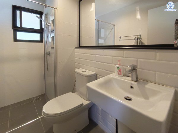 *****บ้านเดี่ยวมือสองนนทบุรี โครงการ เวนิว พระราม5 หลังมุม เนื้อที่กว้างขวางถึง 68.80 ตร.ว. ฟังก์ชัน 4 ห้องนอน 3 ห้องน้ำ 2 ที่จอดรถ ทำเลดี เพียง 10 นาทีก็ถึงรถไฟฟ้าสายสีม่วง "สถานีแยกติวานนท์" และจุดขึ้นทางด่วน "ศรีรัช" แถมฟรี เครื่องปรับอากาศ เครื่องทำน้ำอุ่น และ เครื่องดูดควัน พร้อมเข้าอยู่ได้เลย