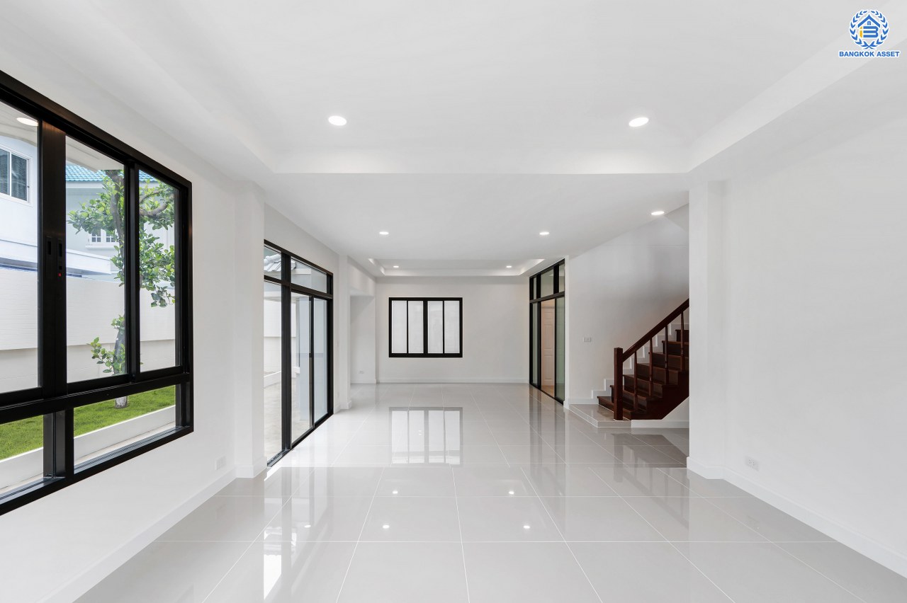 บ้านมือสองตกแต่งใหม่ โครงการ มณีรินทร์ รัตนาธิเบศร์ แบรนด์ Property Perfect เนื้อที่ 60.10 ตร.ว. พื้นที่ใช้สอย 268.23 ตร.ม. ฟังก์ชัน 3 ห้องนอน 3 ห้องน้ำ จอดรถได้ 2 คัน บนทำเลศักยภาพ เชื่อมต่อทั้ง ถนนรัตนาธิเบศร์ และถนนราชพฤกษ์ ใกล้เซ็นทรัลรัตนาธิเบศร์ และ เซ็นทรัลเวสต์เกต ใกล้ทางด่วน "งามวงศ์วาน" และรถไฟฟ้า "สถานีบางรักน้อยท่าอิฐ"...