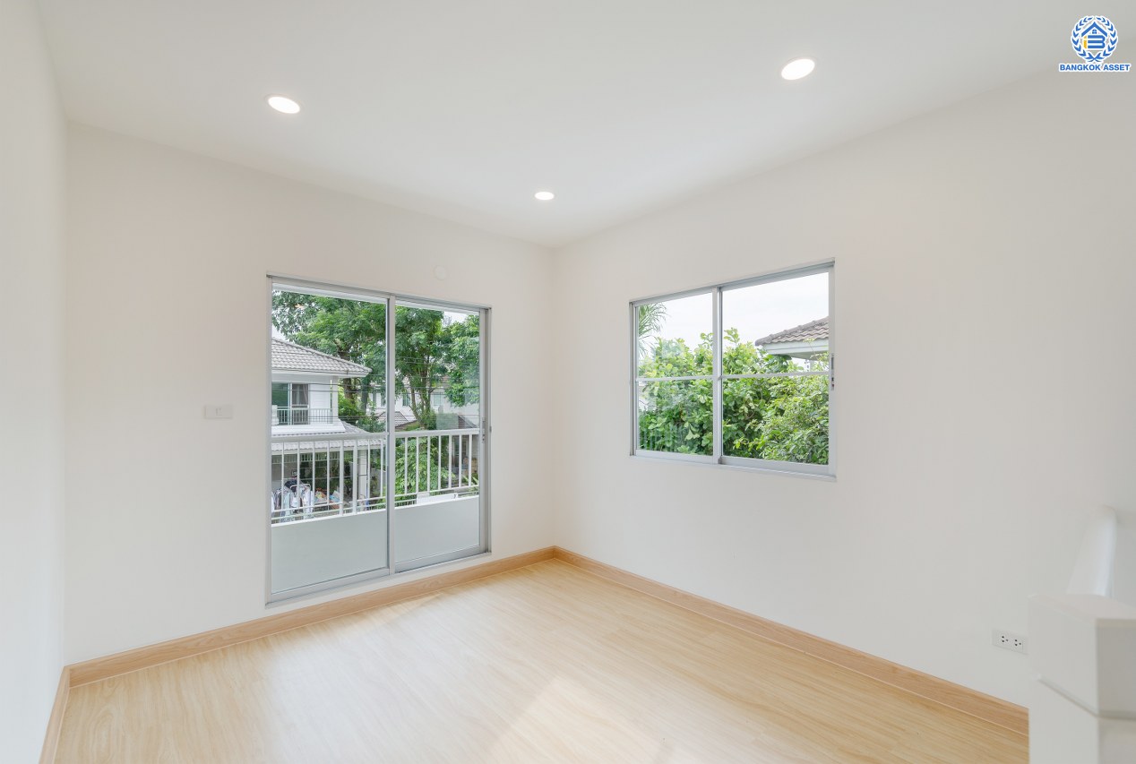 บ้านมือสองตกแต่งใหม่ โครงการ ชัยพฤกษ์ บางใหญ่ บ้านเดี่ยวแบรนด์คุณภาพ L&H สภาพแวดล้อมดี พร้อม Facilities ครบครัน บนเนื้อที่ 61.00 ตร.ว. พื้นที่ใช้สอย 177.47 ตร.ม. ฟังก์ชัน 3 ห้องนอน 3 ห้องน้ำ จอดรถได้ 2 คัน บนทำเลเดินทางสะดวก ใกล้รถไฟฟ้าสายสีม่วง "สถานีคลองบางไผ่" และเพียง 5 นาทีถึงเซ็นทรัล เวสต์เกต...