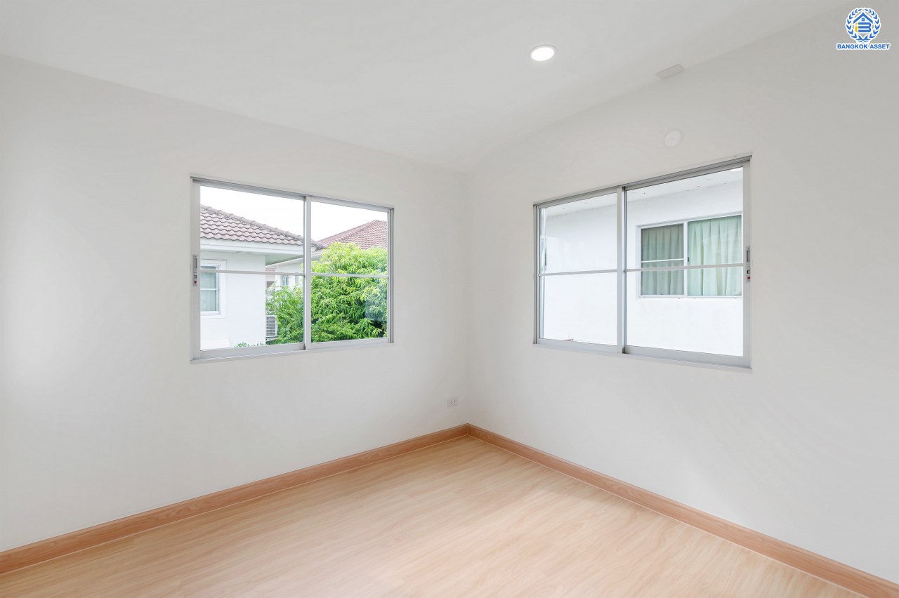 บ้านมือสองตกแต่งใหม่ โครงการ ชัยพฤกษ์ บางใหญ่ บ้านเดี่ยวแบรนด์คุณภาพ L&H สภาพแวดล้อมดี พร้อม Facilities ครบครัน บนเนื้อที่ 61.00 ตร.ว. พื้นที่ใช้สอย 177.47 ตร.ม. ฟังก์ชัน 3 ห้องนอน 3 ห้องน้ำ จอดรถได้ 2 คัน บนทำเลเดินทางสะดวก ใกล้รถไฟฟ้าสายสีม่วง "สถานีคลองบางไผ่" และเพียง 5 นาทีถึงเซ็นทรัล เวสต์เกต...