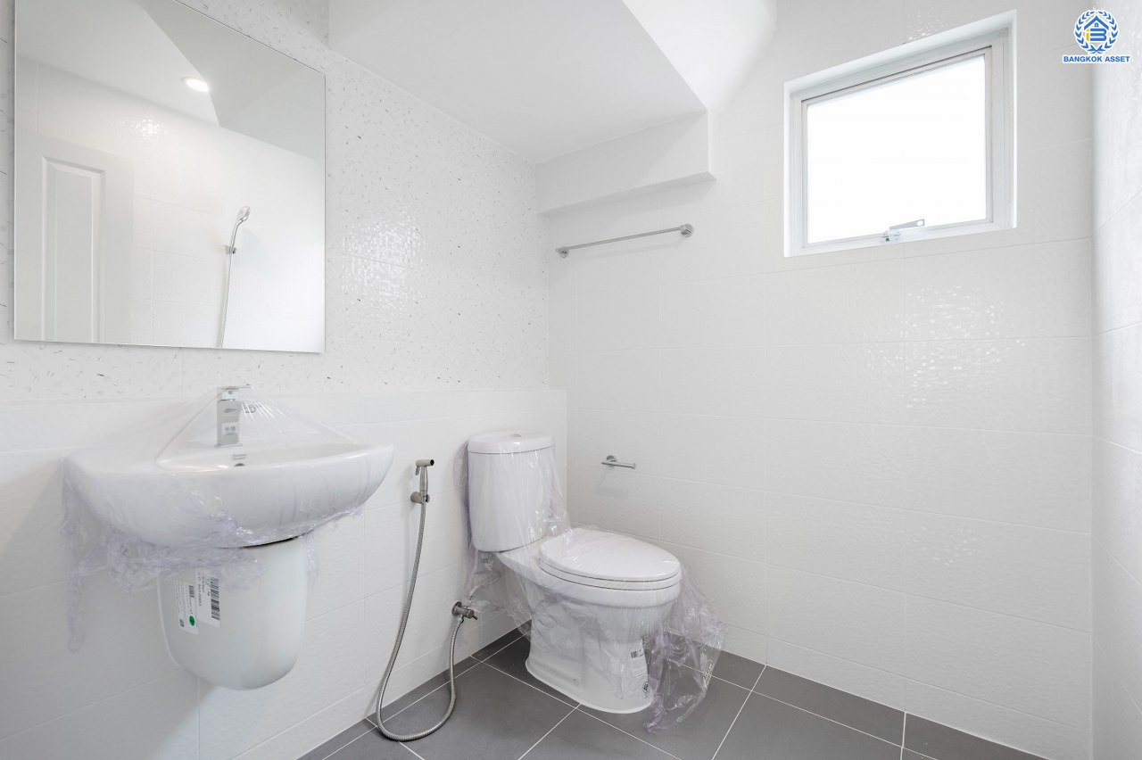 บ้านมือสองตกแต่งใหม่ โครงการ ชัยพฤกษ์ บางใหญ่ บ้านเดี่ยวแบรนด์คุณภาพ L&H สภาพแวดล้อมดี พร้อม Facilities ครบครัน บนเนื้อที่ 61.00 ตร.ว. พื้นที่ใช้สอย 177.47 ตร.ม. ฟังก์ชัน 3 ห้องนอน 3 ห้องน้ำ จอดรถได้ 2 คัน บนทำเลเดินทางสะดวก ใกล้รถไฟฟ้าสายสีม่วง "สถานีคลองบางไผ่" และเพียง 5 นาทีถึงเซ็นทรัล เวสต์เกต...