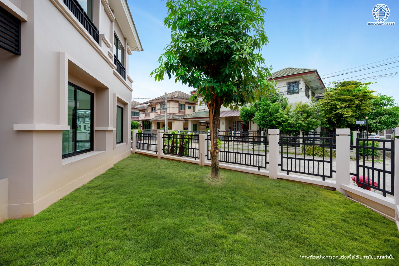 บ้านมือสองตกแต่งใหม่ โครงการ กฤษณา พระราม5-กาญจนาภิเษก หลังมุม เนื้อที่ 70 ตร.ว. พื้นที่ใช้อสอย 222.53 ตร.ม. ฟังก์ชัน 3 ห้องนอน 3 ห้องน้ำ 2 ที่จอดรถ พร้อมเข้าอยู่ ทำเลดีโครงการติดถนนใหญ่ "กาญจนาภิเษก" เชื่อมต่อได้หลายเส้นทางทั้ง ถนนบางบัวทอง ถนนนครอินทร์ ใกล้ห้างสรรพสินค้าเซ็นทรัลเวสต์เกต และจุดขึ้นทางด่วน "ศรีรัช"