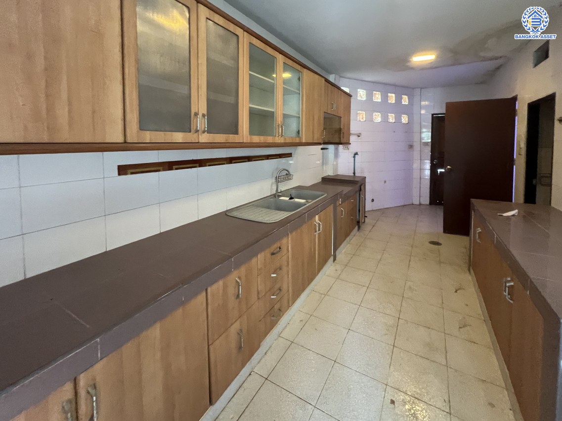 *****บ้านเดี่ยวมือสอง โครงการ ชวนชื่นกรีนวิลล์ พุทธมณฑลสาย2 เนื้อที่ 104 ตร.ว. พื้นที่ใช้สอย 250 ตร.ม. 3 ห้องนอน 3 ห้องน้ำ 4 ที่จอดรถ บนทำเลศักยภาพ เข้า-ออกได้ทั้ง ถ.พุทธมณฑลสาย2 และ ถ.กาญจนาภิเษก ใกล้ทางคู่ขนานลอยฟ้าบรมราชชนนี, เซ็นทรัลปิ่นเกล้า และม.มหิดล