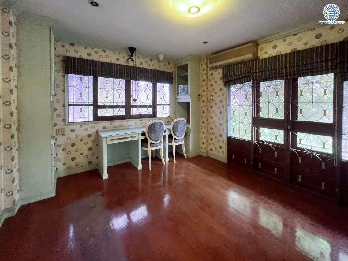 *****บ้านเดี่ยวมือสอง โครงการ ชวนชื่นกรีนวิลล์ พุทธมณฑลสาย2 เนื้อที่ 104 ตร.ว. พื้นที่ใช้สอย 250 ตร.ม. 3 ห้องนอน 3 ห้องน้ำ 4 ที่จอดรถ บนทำเลศักยภาพ เข้า-ออกได้ทั้ง ถ.พุทธมณฑลสาย2 และ ถ.กาญจนาภิเษก ใกล้ทางคู่ขนานลอยฟ้าบรมราชชนนี, เซ็นทรัลปิ่นเกล้า และม.มหิดล