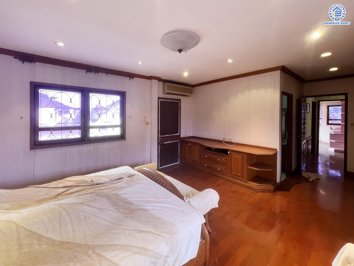 *****บ้านเดี่ยวมือสอง โครงการ ชวนชื่นกรีนวิลล์ พุทธมณฑลสาย2 เนื้อที่ 104 ตร.ว. พื้นที่ใช้สอย 250 ตร.ม. 3 ห้องนอน 3 ห้องน้ำ 4 ที่จอดรถ บนทำเลศักยภาพ เข้า-ออกได้ทั้ง ถ.พุทธมณฑลสาย2 และ ถ.กาญจนาภิเษก ใกล้ทางคู่ขนานลอยฟ้าบรมราชชนนี, เซ็นทรัลปิ่นเกล้า และม.มหิดล