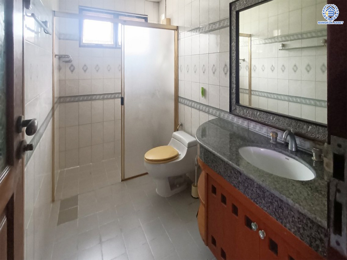 *****บ้านเดี่ยวมือสอง โครงการ ชวนชื่นกรีนวิลล์ พุทธมณฑลสาย2 เนื้อที่ 104 ตร.ว. พื้นที่ใช้สอย 250 ตร.ม. 3 ห้องนอน 3 ห้องน้ำ 4 ที่จอดรถ บนทำเลศักยภาพ เข้า-ออกได้ทั้ง ถ.พุทธมณฑลสาย2 และ ถ.กาญจนาภิเษก ใกล้ทางคู่ขนานลอยฟ้าบรมราชชนนี, เซ็นทรัลปิ่นเกล้า และม.มหิดล