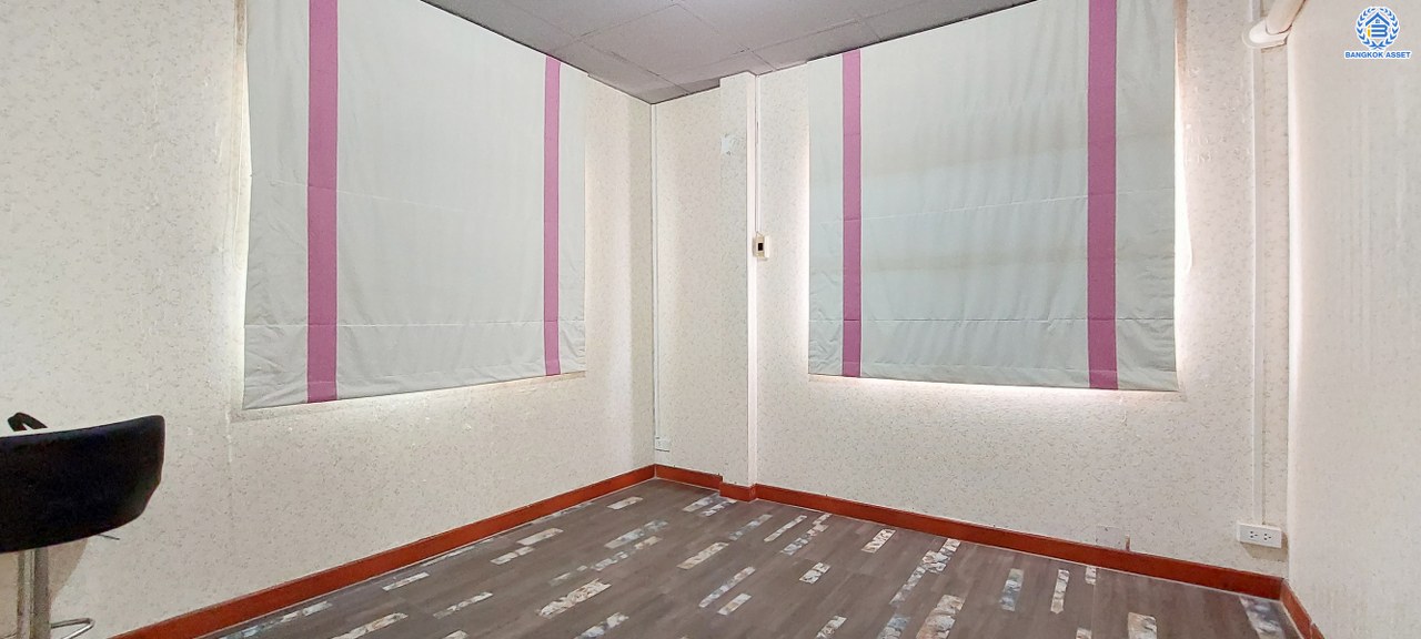 *****บ้านเดี่ยวมือสองนนทบุรี โครงการ มณียา2 ท่าอิฐ แบรนด์ Property Perfect เนื้อที่ 51.00 ตร.ว. พื้นที่ใช้สอย 130 ตร.ม. ฟังก์ชัน 4 ห้องนอน 3 ห้องน้ำ 2 ที่จอดรถ บนทำเลเชื่อมต่อถนนรัตนาธิเบศร์ และถนนราชพฤกษ์ ใจกลาง 2 เซ็นทรัลฯ ใกล้ MRT "สถานีบางรักน้อยท่าอิฐ" และทางด่วน "งามวงศ์วาน"