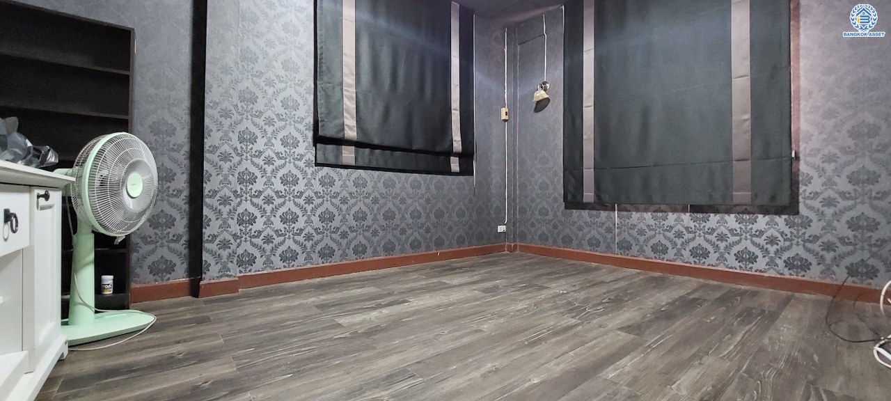 *****บ้านเดี่ยวมือสองนนทบุรี โครงการ มณียา2 ท่าอิฐ แบรนด์ Property Perfect เนื้อที่ 51.00 ตร.ว. พื้นที่ใช้สอย 130 ตร.ม. ฟังก์ชัน 4 ห้องนอน 3 ห้องน้ำ 2 ที่จอดรถ บนทำเลเชื่อมต่อถนนรัตนาธิเบศร์ และถนนราชพฤกษ์ ใจกลาง 2 เซ็นทรัลฯ ใกล้ MRT "สถานีบางรักน้อยท่าอิฐ" และทางด่วน "งามวงศ์วาน"