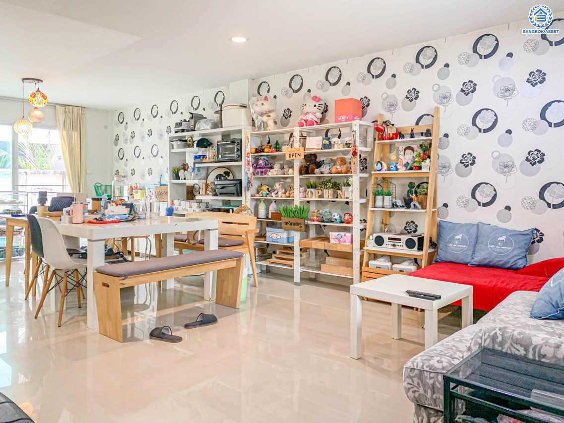 ทาวน์โฮมมือสองนนทบุรี โครงการ พลัสซิตี้พาร์ค สนามบินน้ำ เนื้อที่ 21.30 ตร.ว. ฟังก์ชัน 3 ห้องนอน 3 ห้องน้ำ จอดรถได้ 2 คัน บนทำเลโซนเมือง! ใกล้สถานที่ราชการหลายแห่ง ใกล้เซ็นทรัลรัตนาธิเบศร์ และรถไฟฟ้า "สถานีแยกนนทบุรี1" พร้อมเข้าอยู่ได้เลย