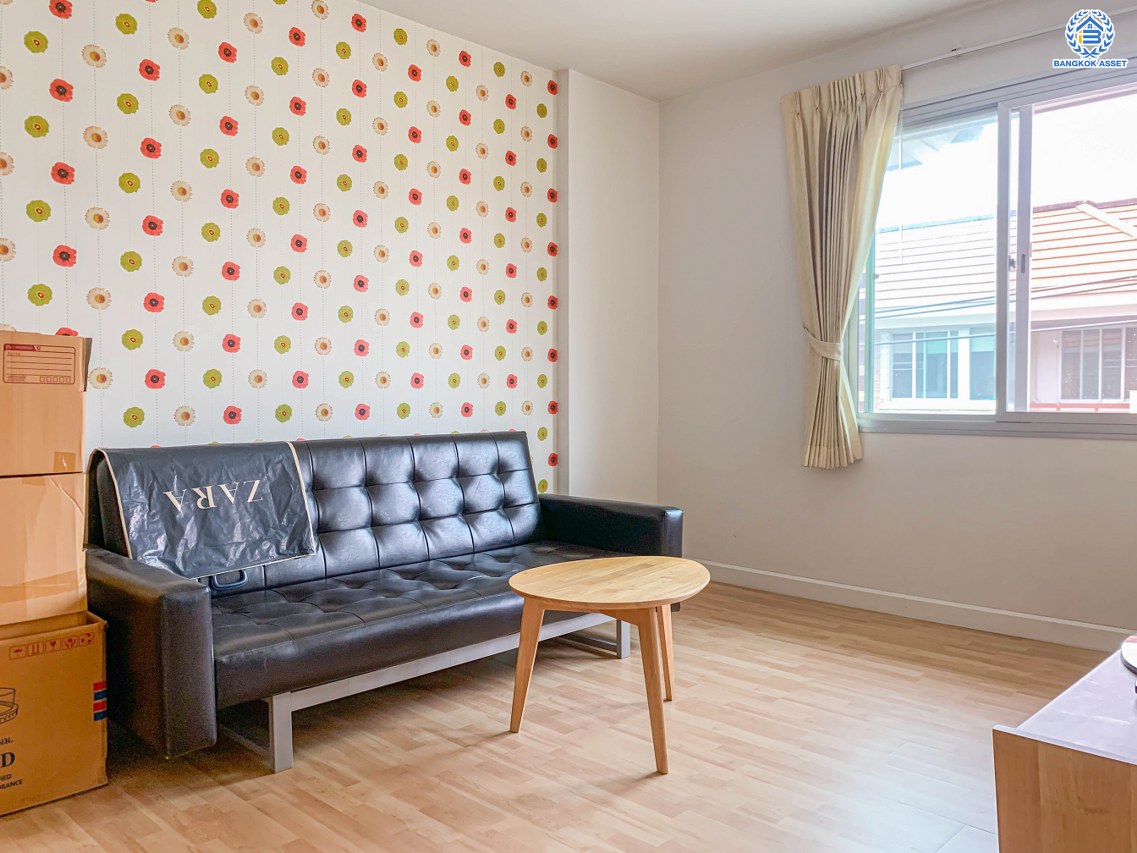 ทาวน์โฮมมือสองนนทบุรี โครงการ พลัสซิตี้พาร์ค สนามบินน้ำ เนื้อที่ 21.30 ตร.ว. ฟังก์ชัน 3 ห้องนอน 3 ห้องน้ำ จอดรถได้ 2 คัน บนทำเลโซนเมือง! ใกล้สถานที่ราชการหลายแห่ง ใกล้เซ็นทรัลรัตนาธิเบศร์ และรถไฟฟ้า "สถานีแยกนนทบุรี1" พร้อมเข้าอยู่ได้เลย