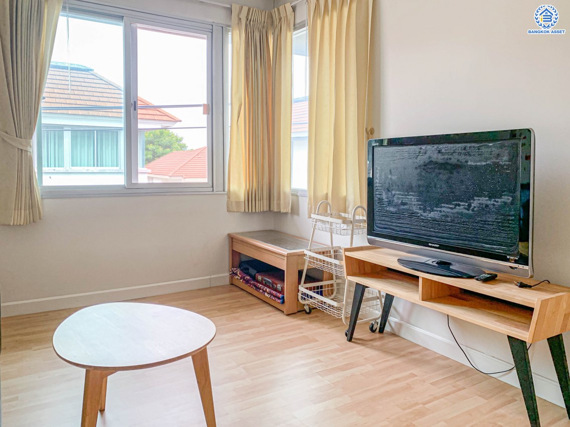 ทาวน์โฮมมือสองนนทบุรี โครงการ พลัสซิตี้พาร์ค สนามบินน้ำ เนื้อที่ 21.30 ตร.ว. ฟังก์ชัน 3 ห้องนอน 3 ห้องน้ำ จอดรถได้ 2 คัน บนทำเลโซนเมือง! ใกล้สถานที่ราชการหลายแห่ง ใกล้เซ็นทรัลรัตนาธิเบศร์ และรถไฟฟ้า "สถานีแยกนนทบุรี1" พร้อมเข้าอยู่ได้เลย