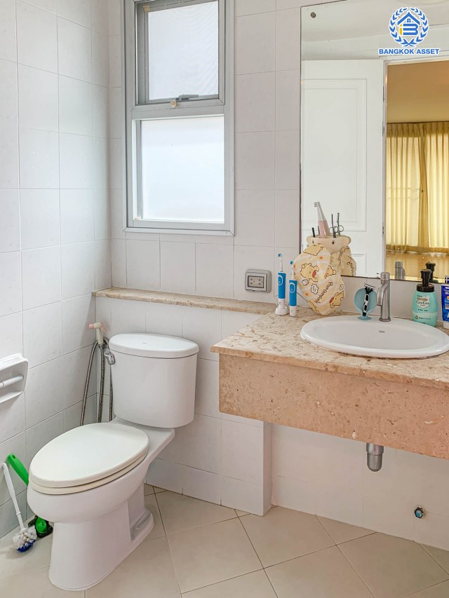 ทาวน์โฮมมือสองนนทบุรี โครงการ พลัสซิตี้พาร์ค สนามบินน้ำ เนื้อที่ 21.30 ตร.ว. ฟังก์ชัน 3 ห้องนอน 3 ห้องน้ำ จอดรถได้ 2 คัน บนทำเลโซนเมือง! ใกล้สถานที่ราชการหลายแห่ง ใกล้เซ็นทรัลรัตนาธิเบศร์ และรถไฟฟ้า "สถานีแยกนนทบุรี1" พร้อมเข้าอยู่ได้เลย