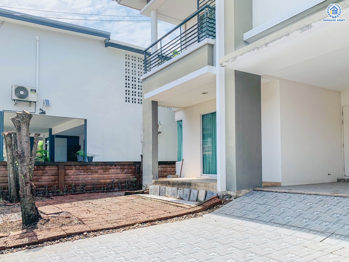 *****บ้านเดี่ยวมือสองกรุงเทพมหานคร โครงการ เดอะแกรนด์ วงแหวน-ประชาอุทิศ เนื้อที่กว้าง 62.90 ตร.ว. ฟังก์ชัน 3 ห้องนอน 3 ห้องน้ำ 2 ที่จอดรถ บ้านสวย พร้อมเข้าอยู่ บนทำเลแห่งการเดินทาง เชื่อมต่อ ถนนประชาอุทิศ, ถนนบางขุนเทียน, ถนนพระราม 2 ใกล้จุดขึ้นทางด่วน "พระราม2"