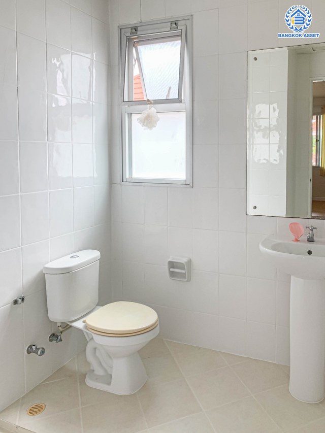 *****บ้านเดี่ยวมือสองกรุงเทพมหานคร โครงการ เดอะแกรนด์ วงแหวน-ประชาอุทิศ เนื้อที่กว้าง 62.90 ตร.ว. ฟังก์ชัน 3 ห้องนอน 3 ห้องน้ำ 2 ที่จอดรถ บ้านสวย พร้อมเข้าอยู่ บนทำเลแห่งการเดินทาง เชื่อมต่อ ถนนประชาอุทิศ, ถนนบางขุนเทียน, ถนนพระราม 2 ใกล้จุดขึ้นทางด่วน "พระราม2"