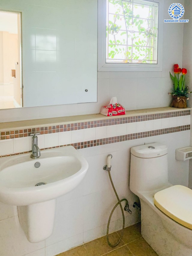 *****บ้านเดี่ยวมือสองกรุงเทพมหานคร โครงการ เดอะแกรนด์ วงแหวน-ประชาอุทิศ เนื้อที่กว้าง 62.90 ตร.ว. ฟังก์ชัน 3 ห้องนอน 3 ห้องน้ำ 2 ที่จอดรถ บ้านสวย พร้อมเข้าอยู่ บนทำเลแห่งการเดินทาง เชื่อมต่อ ถนนประชาอุทิศ, ถนนบางขุนเทียน, ถนนพระราม 2 ใกล้จุดขึ้นทางด่วน "พระราม2"