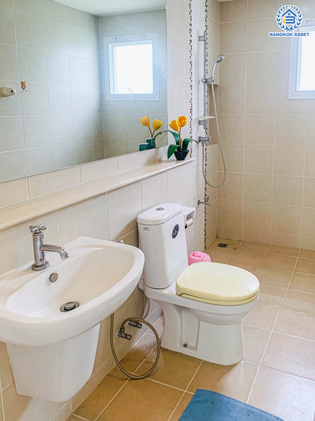 *****บ้านเดี่ยวมือสองกรุงเทพมหานคร โครงการ เดอะแกรนด์ วงแหวน-ประชาอุทิศ เนื้อที่กว้าง 62.90 ตร.ว. ฟังก์ชัน 3 ห้องนอน 3 ห้องน้ำ 2 ที่จอดรถ บ้านสวย พร้อมเข้าอยู่ บนทำเลแห่งการเดินทาง เชื่อมต่อ ถนนประชาอุทิศ, ถนนบางขุนเทียน, ถนนพระราม 2 ใกล้จุดขึ้นทางด่วน "พระราม2"