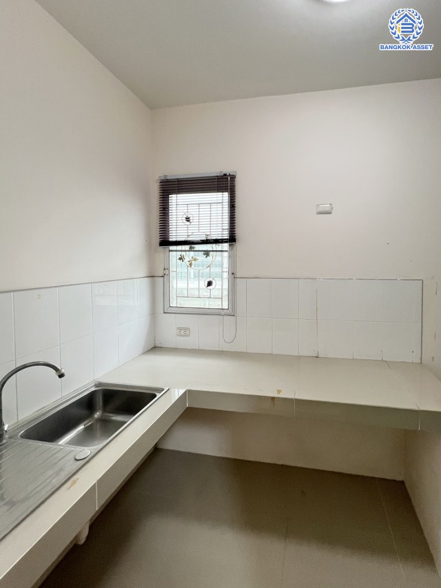 *****บ้านแฝดมือสองนนทบุรี โครงการ เพอร์เฟคพาร์ค พระราม5-บางใหญ่ เนื้อที่กว้าง 36.70 ตร.ว. พื้นที่ใช้สอย 130 ตร.ม. ฟังก์ชัน 3 ห้องนอน 2 ห้องน้ำ 2 ที่จอดรถ บ้านสภาพสวย พร้อมเข้าอยู่ บนทำเลเชื่อมต่อ ถนนกาญจนาภิเษก ใกล้รถไฟฟ้าสายสีม่วง "สถานีตลาดบางใหญ่" เพียง 15 นาที และยังใกล้ทางด่วน "ศรีรัช"