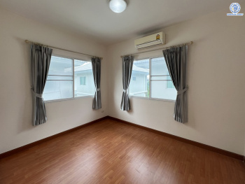 *****บ้านแฝดมือสองนนทบุรี โครงการ เพอร์เฟคพาร์ค พระราม5-บางใหญ่ เนื้อที่กว้าง 36.70 ตร.ว. พื้นที่ใช้สอย 130 ตร.ม. ฟังก์ชัน 3 ห้องนอน 2 ห้องน้ำ 2 ที่จอดรถ บ้านสภาพสวย พร้อมเข้าอยู่ บนทำเลเชื่อมต่อ ถนนกาญจนาภิเษก ใกล้รถไฟฟ้าสายสีม่วง "สถานีตลาดบางใหญ่" เพียง 15 นาที และยังใกล้ทางด่วน "ศรีรัช"