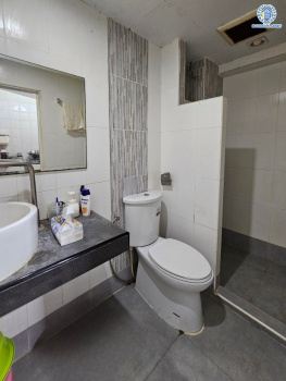 *****ทาวน์เฮ้าส์มือสองนนทบุรี โครงการ สวนกุหลาบ ติวานนท์-ปากเกร็ด เนื้อที่ 18 ตร.ว. พื้นที่ใช้สอย 96 ตร.ม. ฟังก์ชั่น 2 ห้องนอน 2 ห้องน้ำ บนทำเลศักยภาพ เชื่อมต่อถนนติวานท์ ถนนแจ้งวัฒนะ ใกล้รถไฟฟ้าสายสีชมพู "สถานีปากเกร็ด" ใกล้จุดขึ้นทางด่วน "ศรีสมาน" และเพียง 5 นาที ถึงเซ็นทรัลแจ้งวัฒนะ แถมฟรี! เครื่องปรับอากาศ พร้อมเข้าอยู่ได้เลย