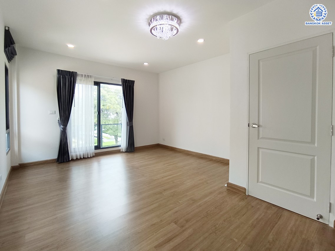 *****บ้านเดี่ยวมือสองนนทบุรี โครงการ เซนโทร ชัยพฤกษ์-แจ้งวัฒนะ2 จากแบรนด์ AP Thai เนื้อที่ 50.70 ตร.ว. พื้นที่ใช้สอย 190 ตร.ม. ฟังก์ชัน 4 ห้องนอน 5 ห้องน้ำ 2 ที่จอดรถ บ้านฟังก์ชั่นเยอะ ใกล้แหล่งอำนวยความสะดวก บนทำเล เชื่อมต่อถนนสะพานนนทบุรี-บางบัวทอง ถนนชัยพฤกษ์ ถนนราชพฤกษ์ ใกล้จุดขึ้นทางด่วน "แจ้งวัฒนะ"