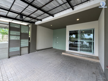 *****ทาวน์เฮ้าส์มือสองย่านนนทบุรี โครงการ ลุมพินี ทาวน์วิลล์ ราชพฤกษ์-นครอินทร์ เนื้อที่กว้าง 17.50 ตร.ว. พื้นที่ใช้สอย 100 ตร.ม. ฟังก์ชัน 2 ห้องนอน 2 ห้องน้ำ ที่จอดรถ 1 คัน ทำเลดีเดินทางสะดวก เข้า-ออกได้หลายเส้นทาง ทั้ง ถ.นครอินทร์, ถ.ราชพฤกษ์ ใกล้ทางด่วน "ศรีรัช" พร้อมเข้าอยู่ได้ทันที