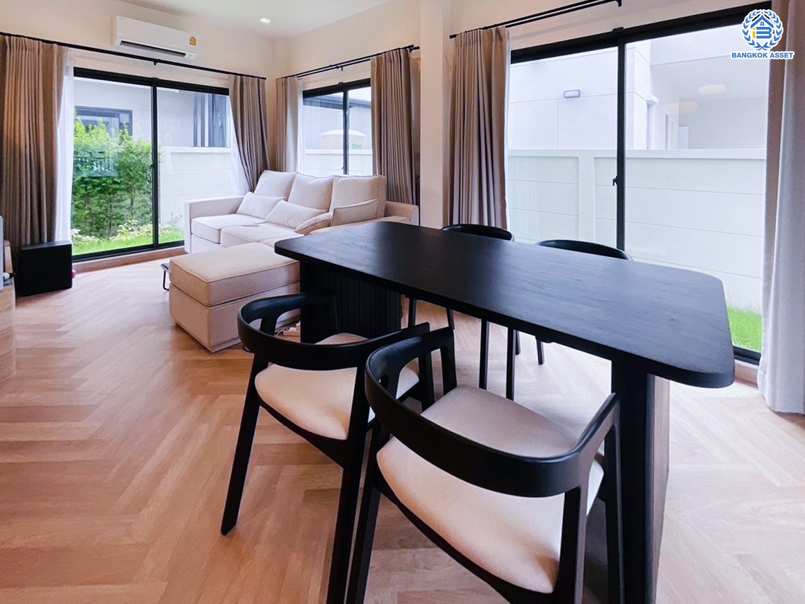 *****บ้านเดี่ยวมือสอง โครงการ บางกอกบูเลอวาร์ด รามอินทรา-วัชรพล เนื้อที่ 50.30 ตร.ว. พื้นที่ใช้สอย 188 ตร.ม. ฟังก์ชัน 3 ห้องนอน 3 ห้องน้ำ 2 ที่จอดรถ แถมฟรี! เครื่องปรับอากาศ, เครื่องทำน้ำอุ่น บนทำเลเดินทางสะดวก เดินทางได้ทั้งถนนสุขาภิบาล5 ถนนจตุโชติ ถนนสายไหม ใกล้เซ็นทรัล รามอินทรา, แฟชั่นไอซ์แลนด์ ใกล้จุดขึ้นทางด่วน "พิเศษฉลองรัช"