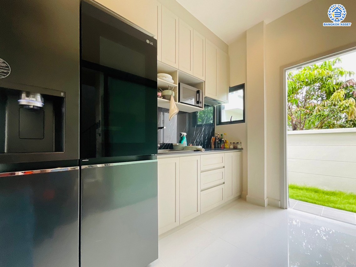 *****บ้านเดี่ยวมือสอง โครงการ บางกอกบูเลอวาร์ด รามอินทรา-วัชรพล เนื้อที่ 50.30 ตร.ว. พื้นที่ใช้สอย 188 ตร.ม. ฟังก์ชัน 3 ห้องนอน 3 ห้องน้ำ 2 ที่จอดรถ แถมฟรี! เครื่องปรับอากาศ, เครื่องทำน้ำอุ่น บนทำเลเดินทางสะดวก เดินทางได้ทั้งถนนสุขาภิบาล5 ถนนจตุโชติ ถนนสายไหม ใกล้เซ็นทรัล รามอินทรา, แฟชั่นไอซ์แลนด์ ใกล้จุดขึ้นทางด่วน "พิเศษฉลองรัช"