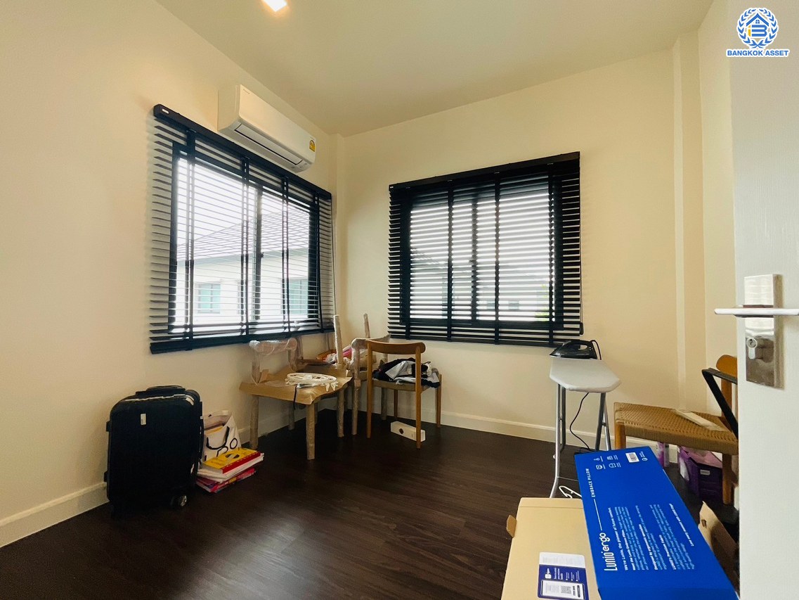 *****บ้านเดี่ยวมือสอง โครงการ บางกอกบูเลอวาร์ด รามอินทรา-วัชรพล เนื้อที่ 50.30 ตร.ว. พื้นที่ใช้สอย 188 ตร.ม. ฟังก์ชัน 3 ห้องนอน 3 ห้องน้ำ 2 ที่จอดรถ แถมฟรี! เครื่องปรับอากาศ, เครื่องทำน้ำอุ่น บนทำเลเดินทางสะดวก เดินทางได้ทั้งถนนสุขาภิบาล5 ถนนจตุโชติ ถนนสายไหม ใกล้เซ็นทรัล รามอินทรา, แฟชั่นไอซ์แลนด์ ใกล้จุดขึ้นทางด่วน "พิเศษฉลองรัช"